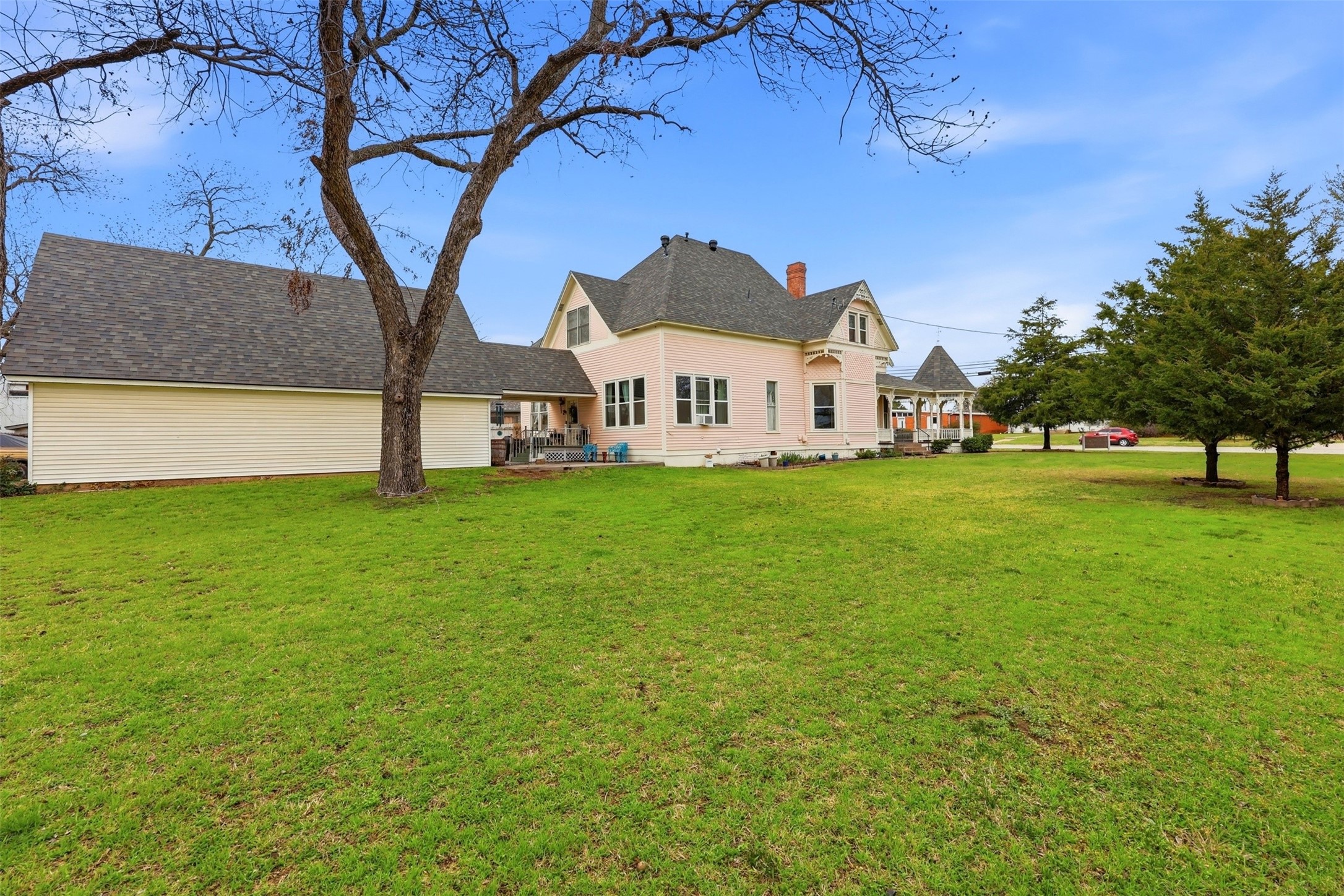 306 E Tarrant Street Bowie TX 76230