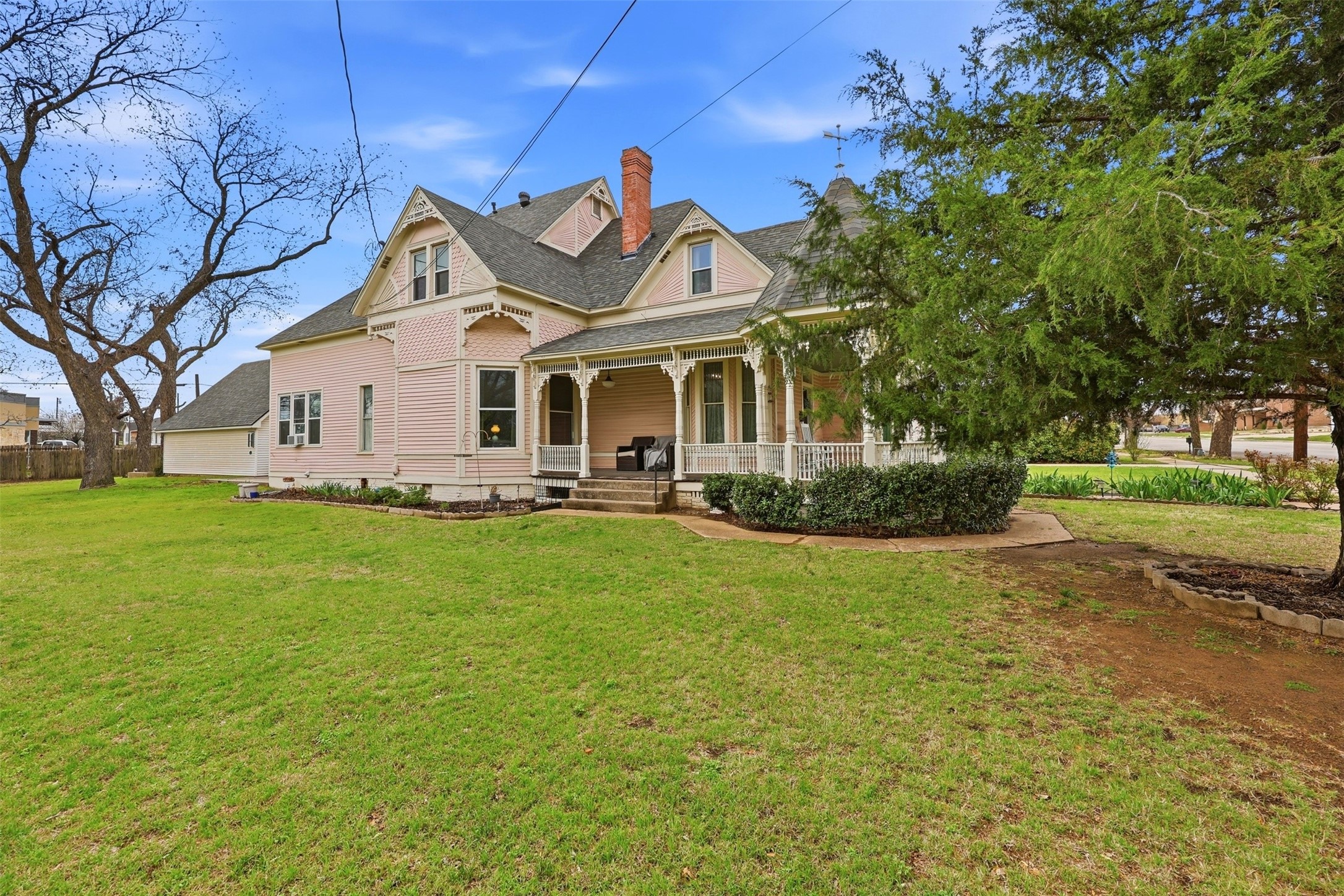 306 E Tarrant Street Bowie TX 76230