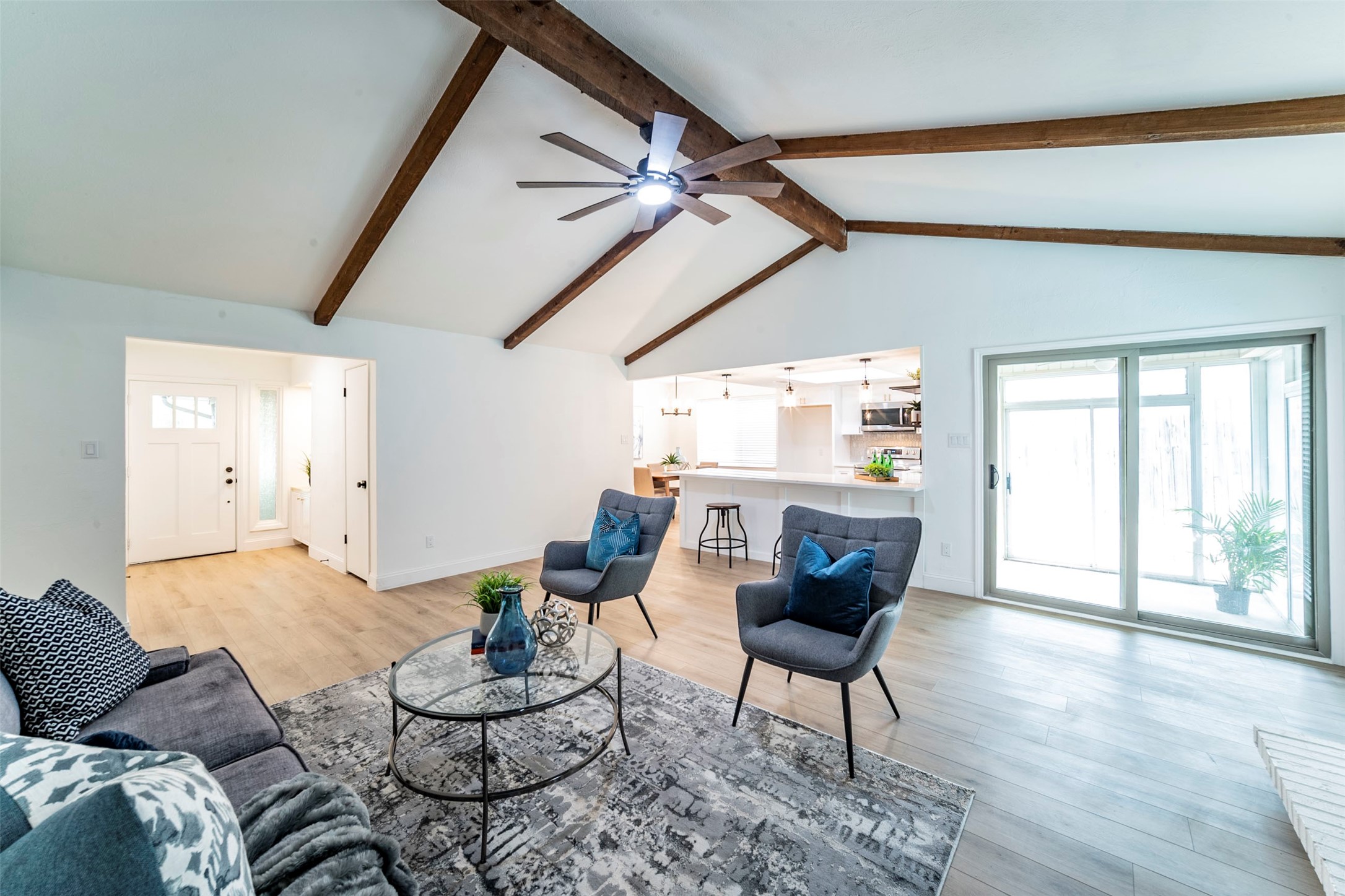 304 Rhineland Road Benbrook TX 76126