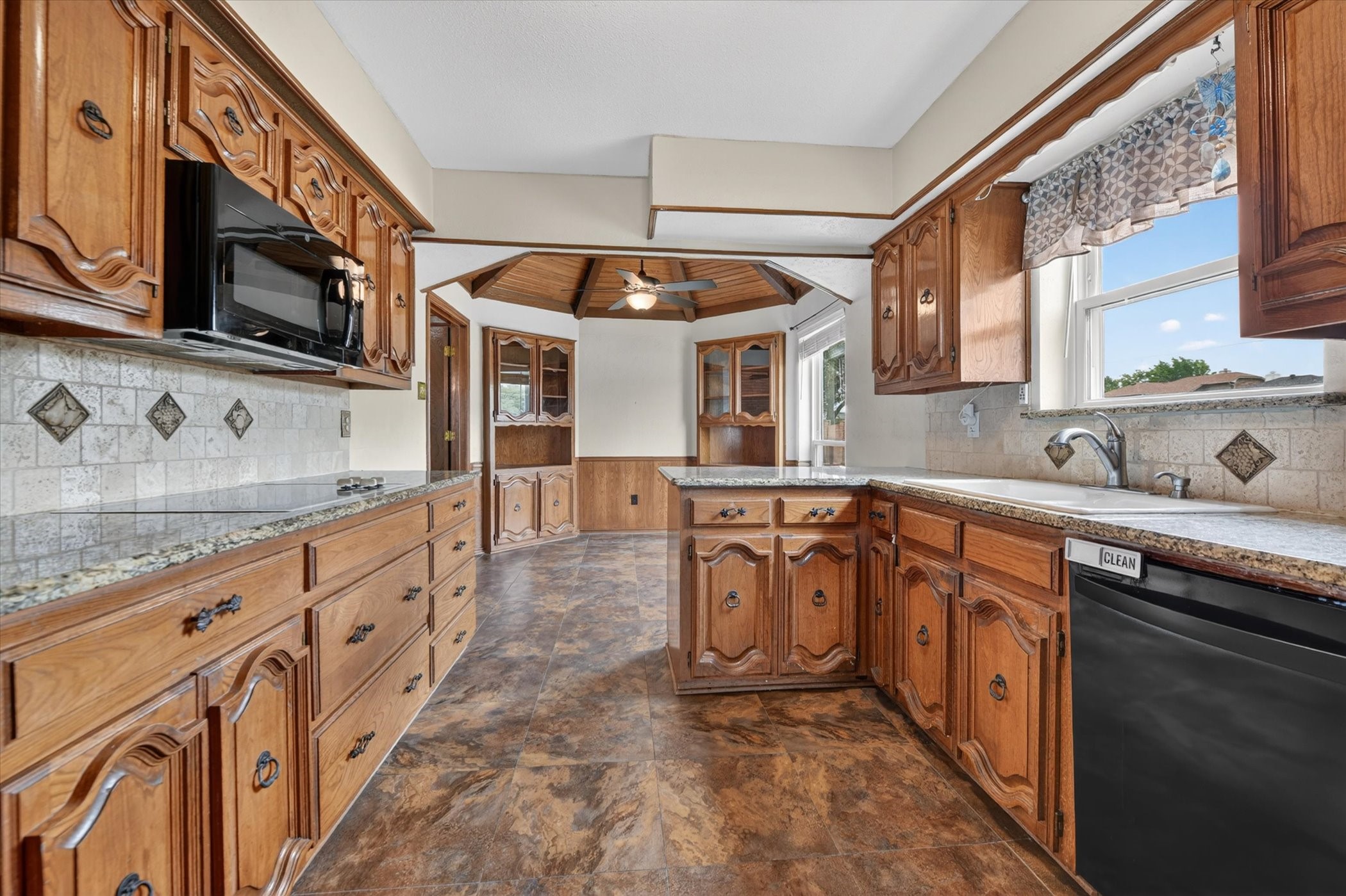 1000 Oxfordshire Drive Carrollton TX 75007
