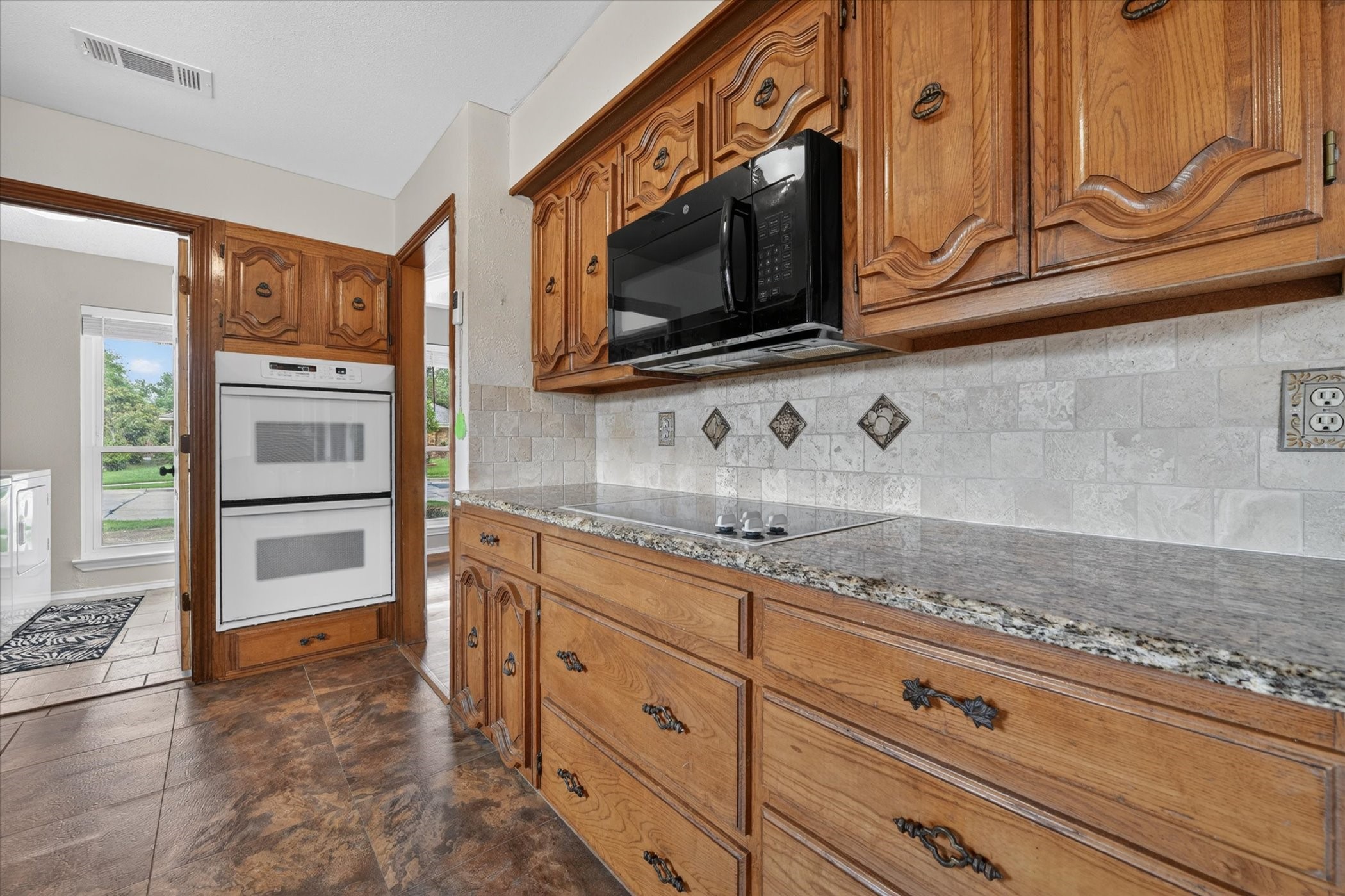 1000 Oxfordshire Drive Carrollton TX 75007