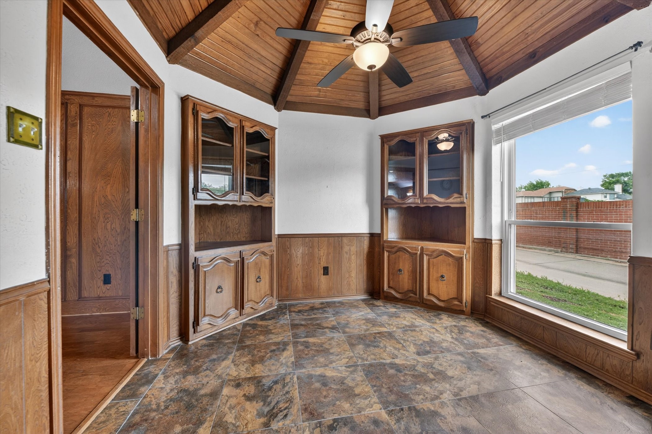 1000 Oxfordshire Drive Carrollton TX 75007