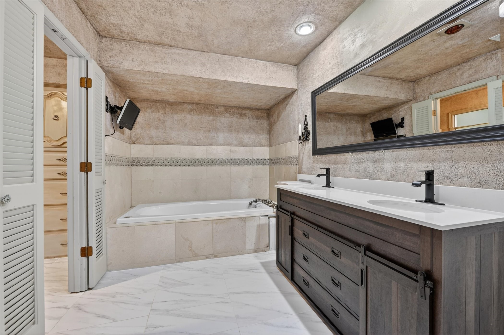 1000 Oxfordshire Drive Carrollton TX 75007