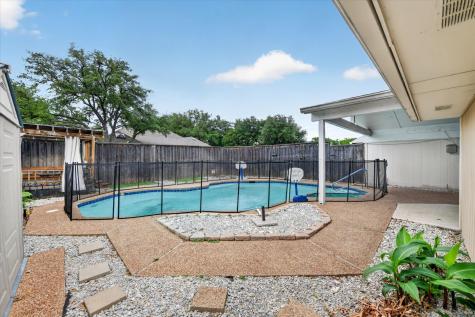 1000 Oxfordshire Drive Carrollton TX 75007