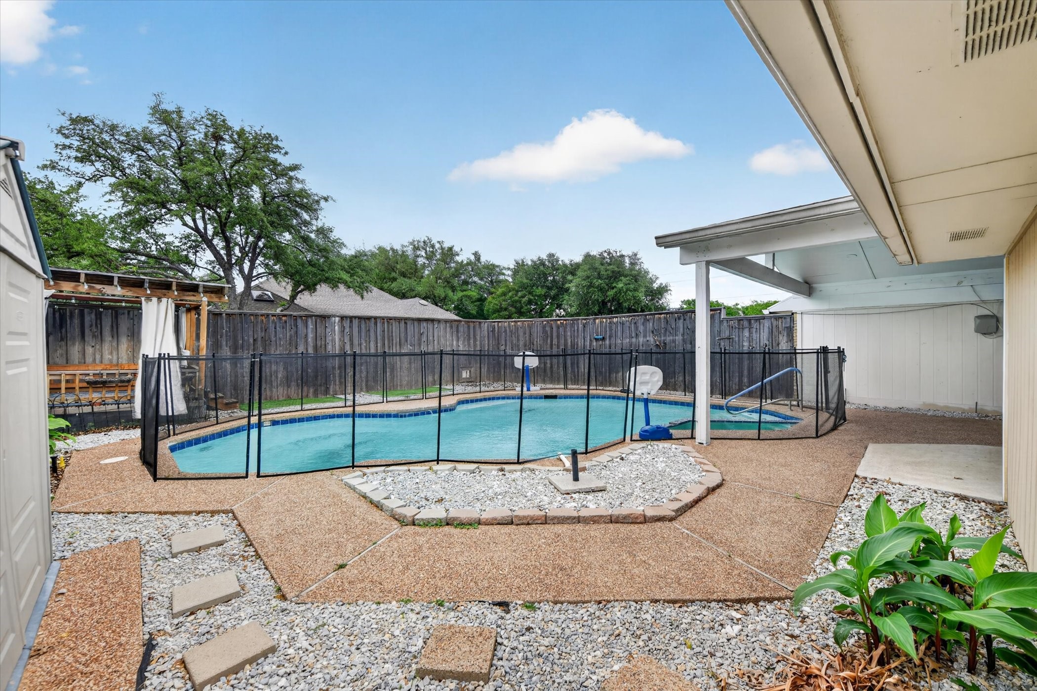 1000 Oxfordshire Drive Carrollton TX 75007