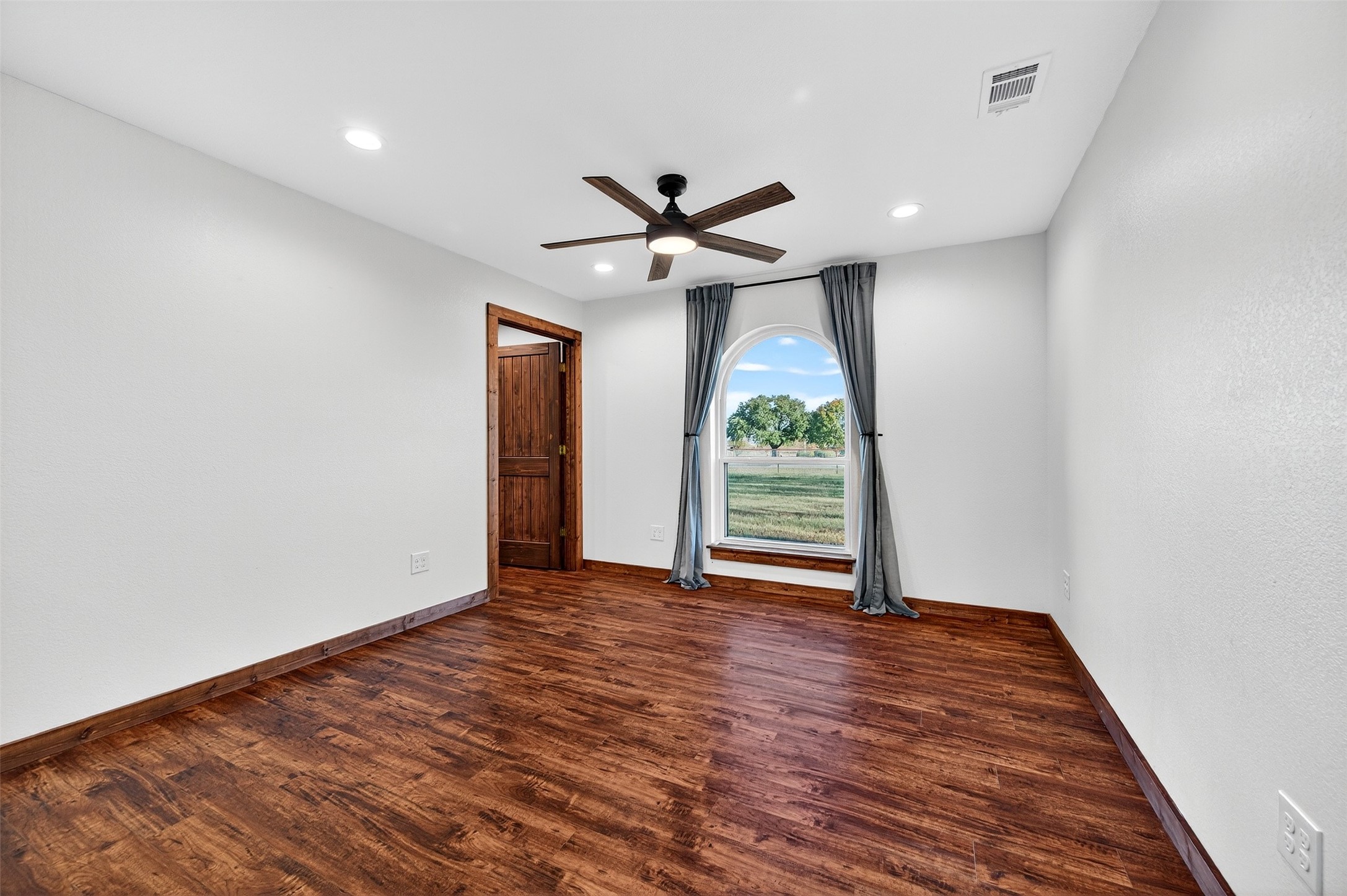 616 E Bells Boulevard Bells TX 75414