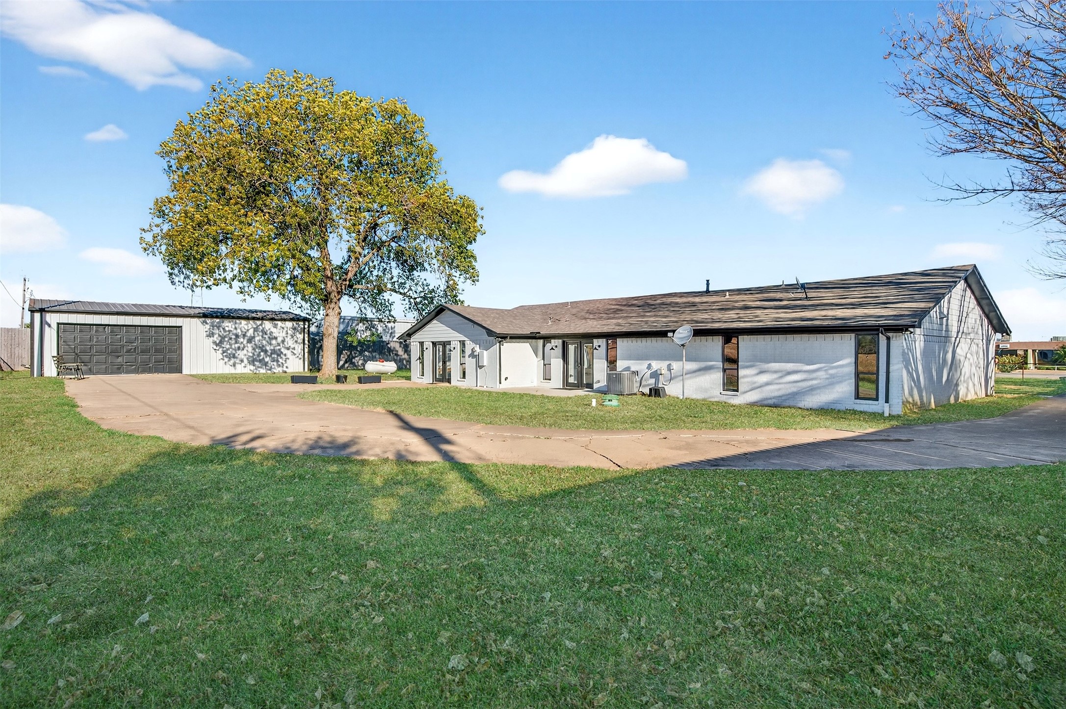 616 E Bells Boulevard Bells TX 75414