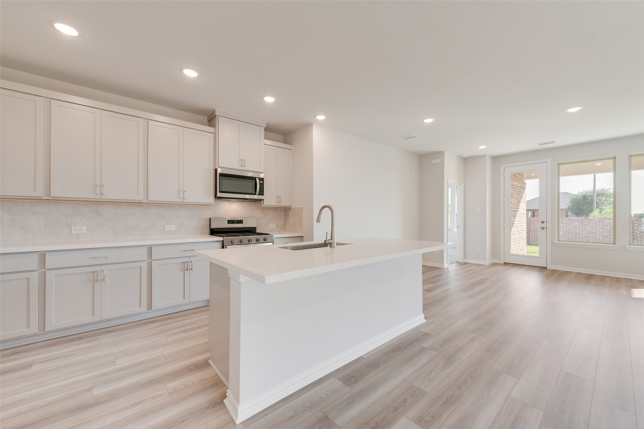 1709 Sandy Pond Street Forney TX 75126