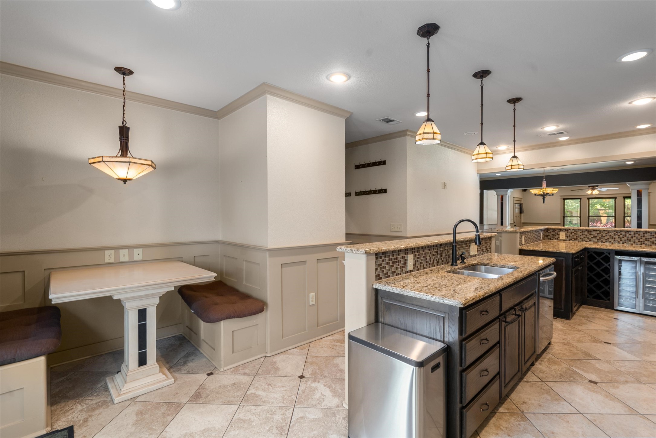 422 S Winnetka Avenue Dallas TX 75208
