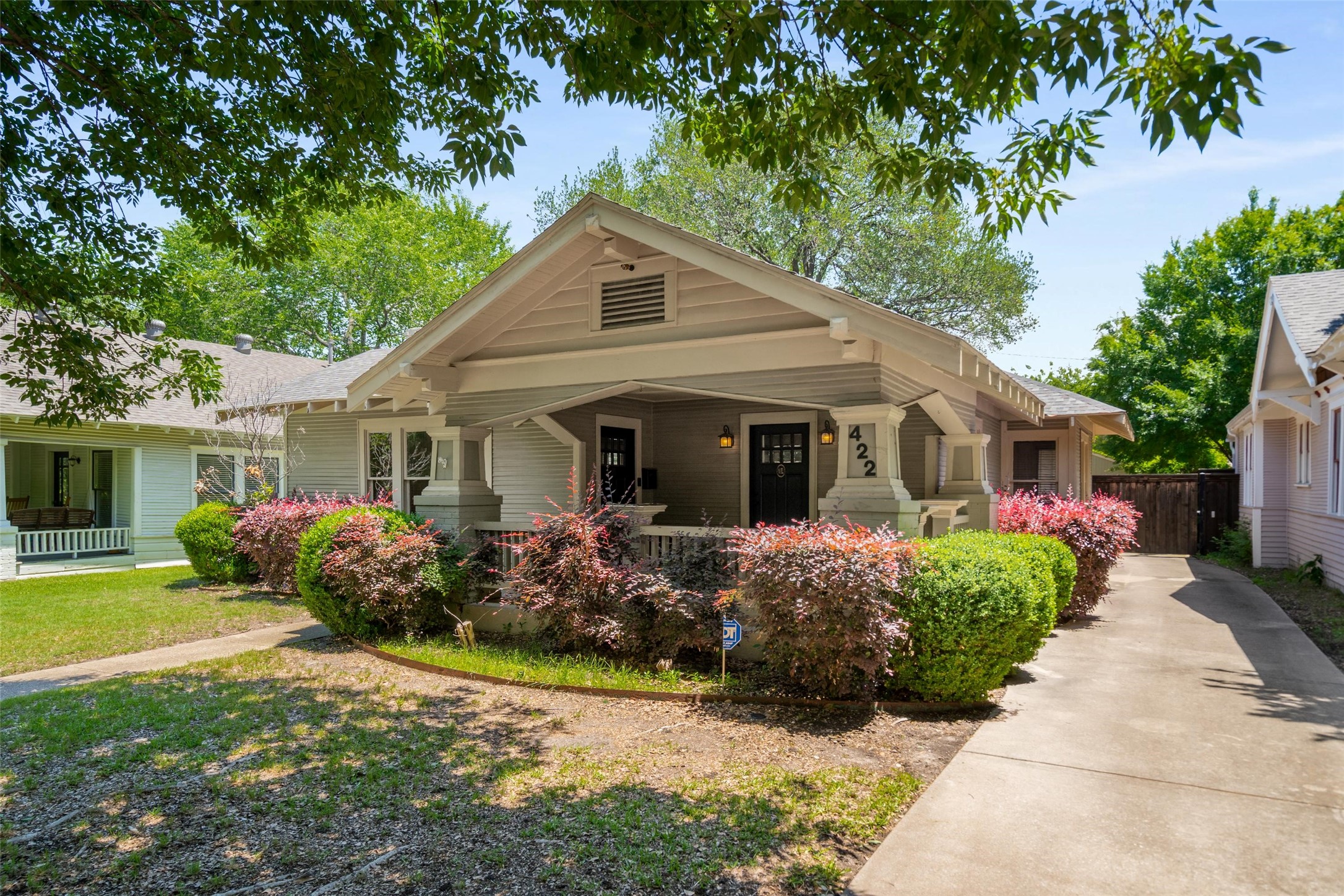 422 S Winnetka Avenue Dallas TX 75208