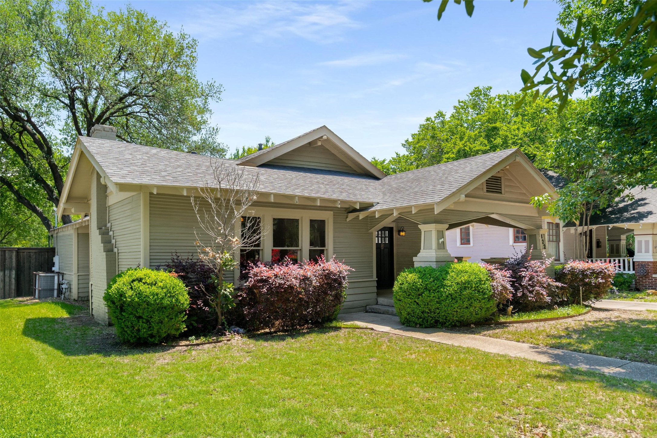 422 S Winnetka Avenue Dallas TX 75208