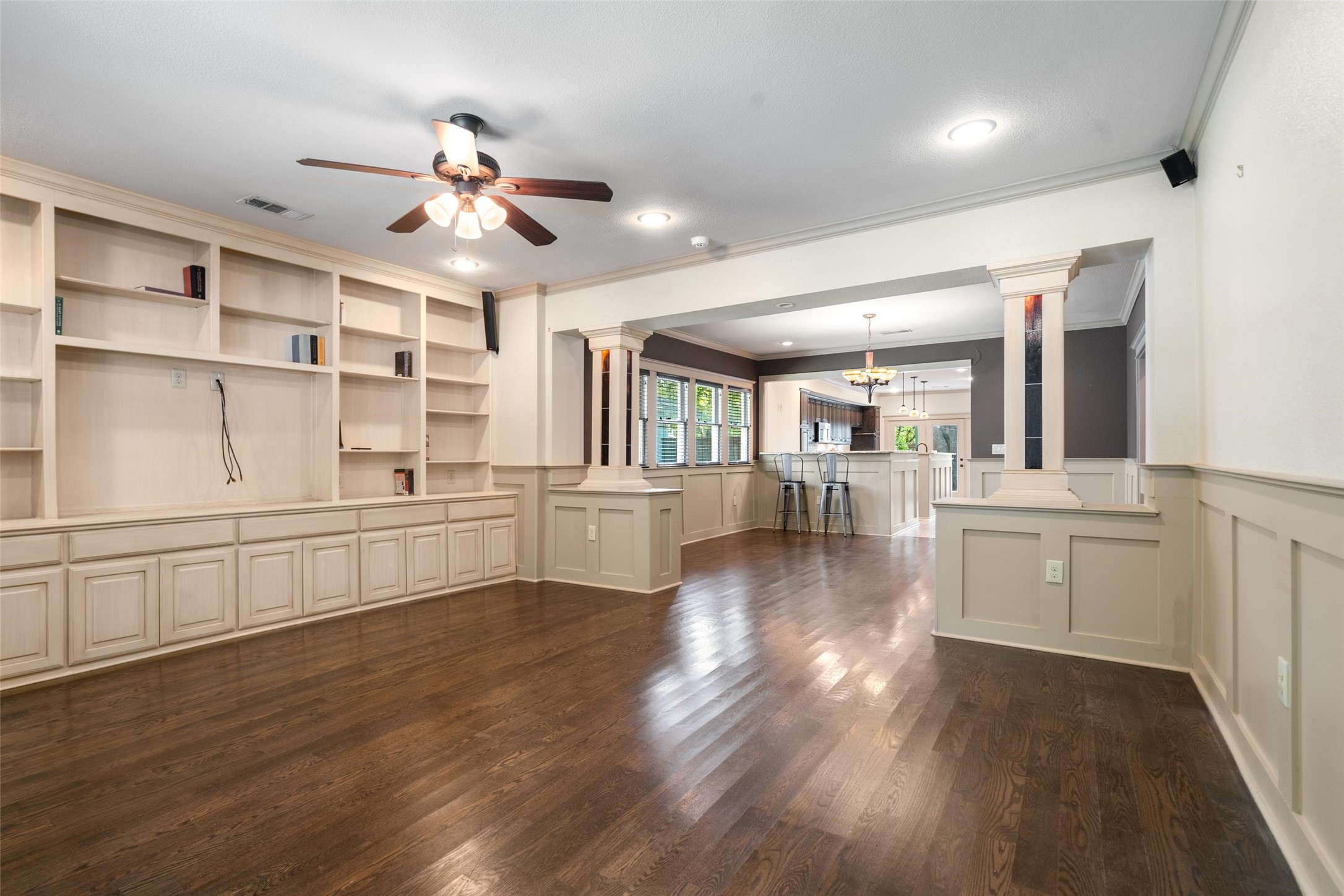 422 S Winnetka Avenue Dallas TX 75208