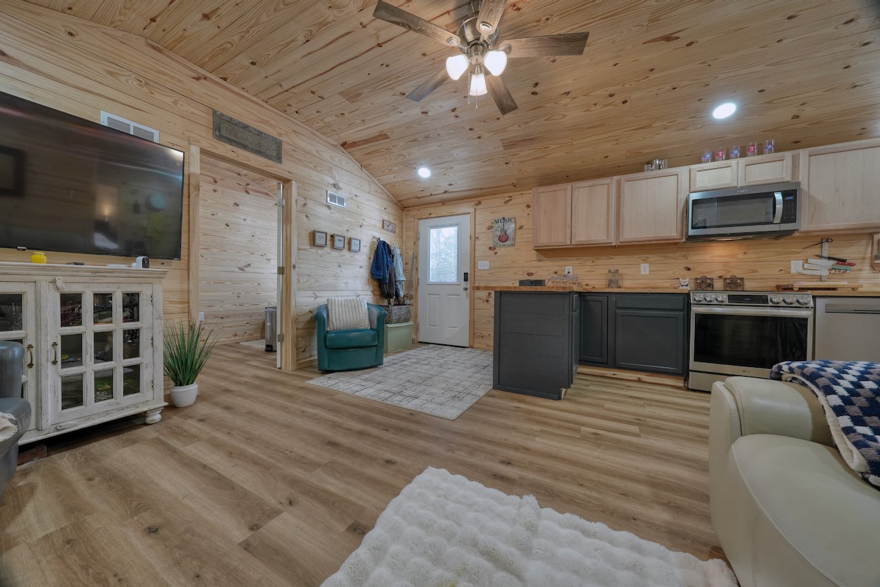 24773 Cr 460 Grand Saline TX 75140