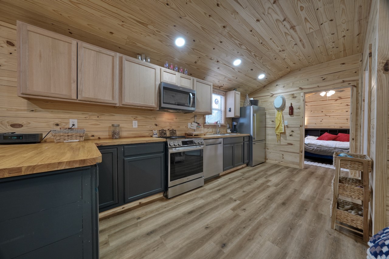 24773 Cr 460 Grand Saline TX 75140