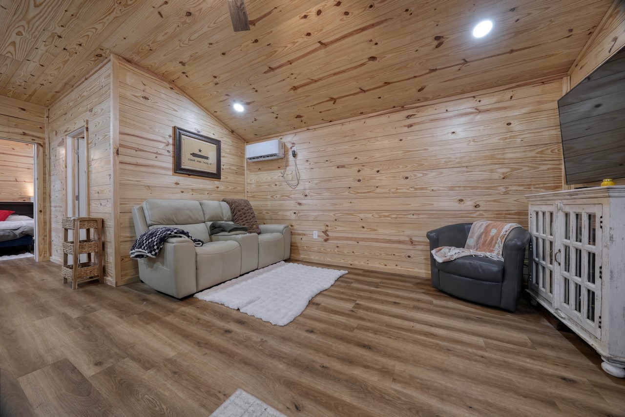 24773 Cr 460 Grand Saline TX 75140