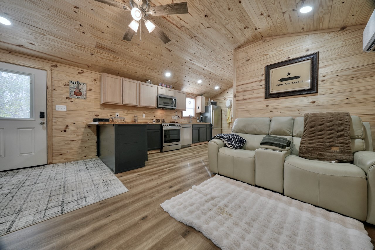 24773 Cr 460 Grand Saline TX 75140