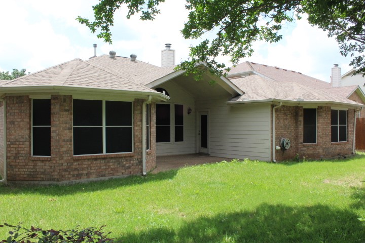 1070 Hillwood Drive Saginaw TX 76179