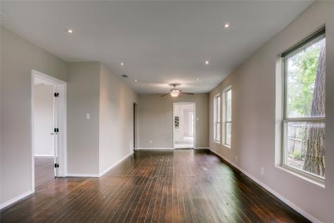 818 E Woodin Boulevard Dallas TX 75216