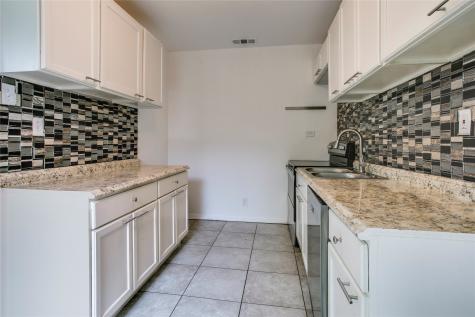 818 E Woodin Boulevard Dallas TX 75216