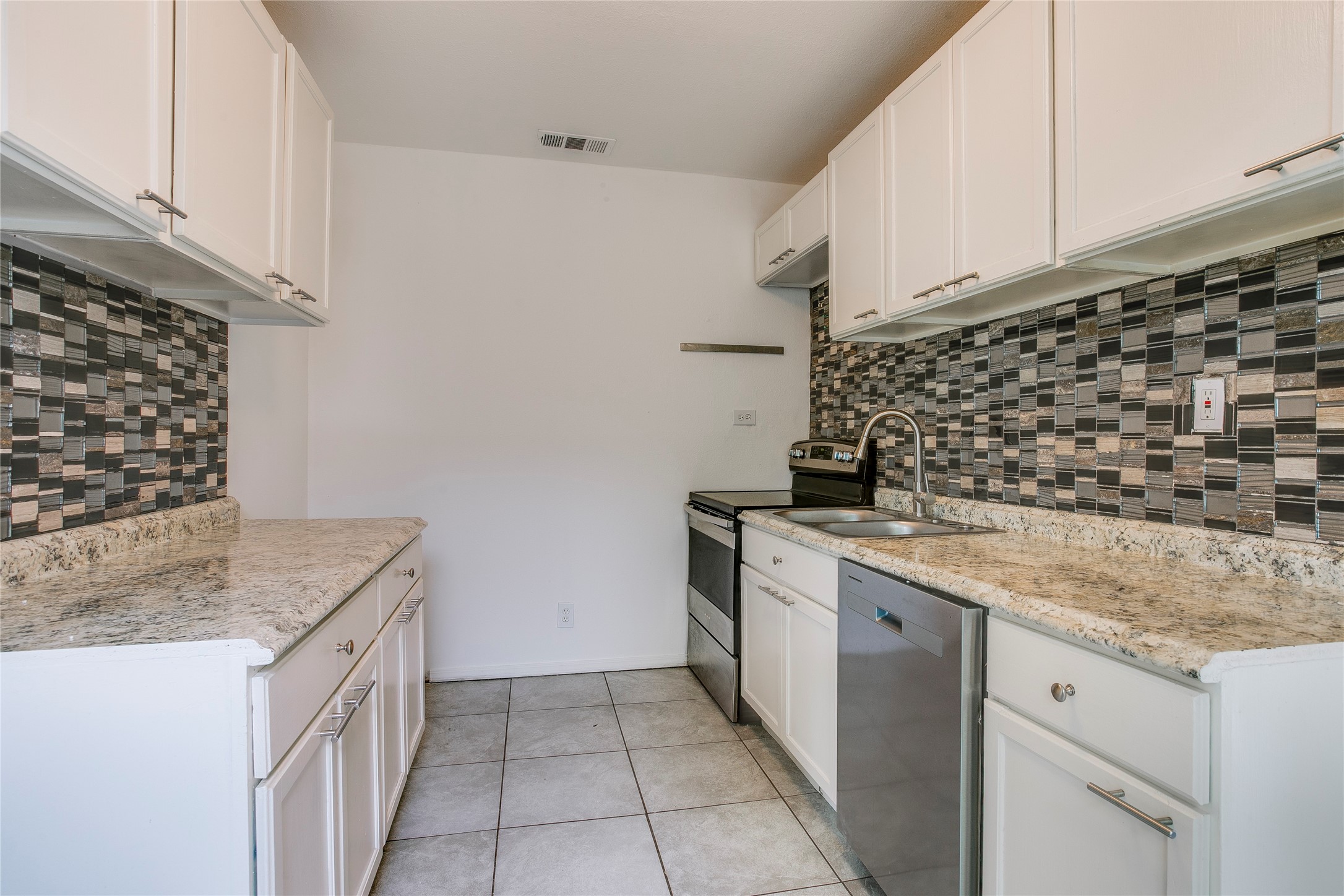818 E Woodin Boulevard Dallas TX 75216