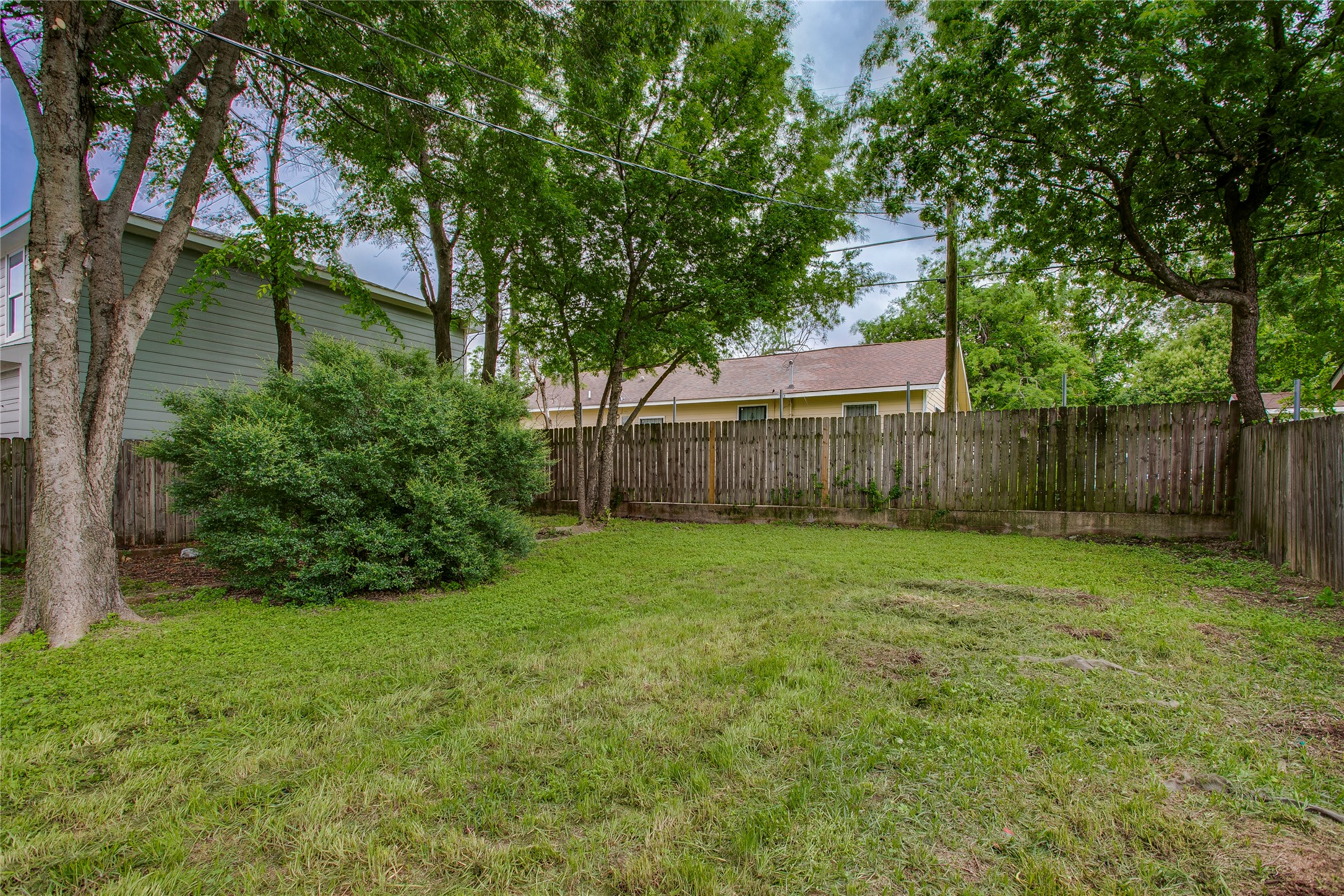 818 E Woodin Boulevard Dallas TX 75216