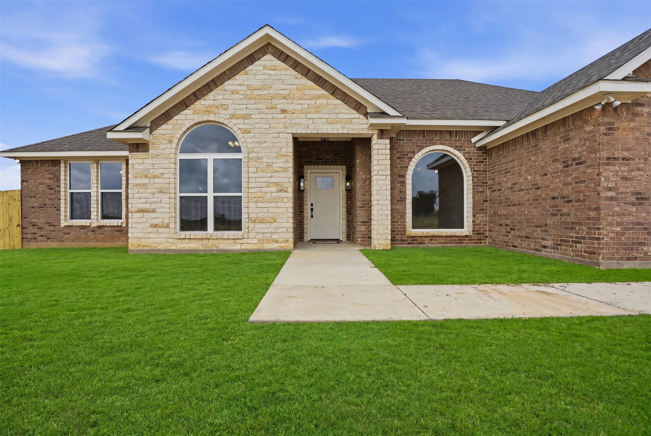 6700 County Road 302 Grandview TX 76050