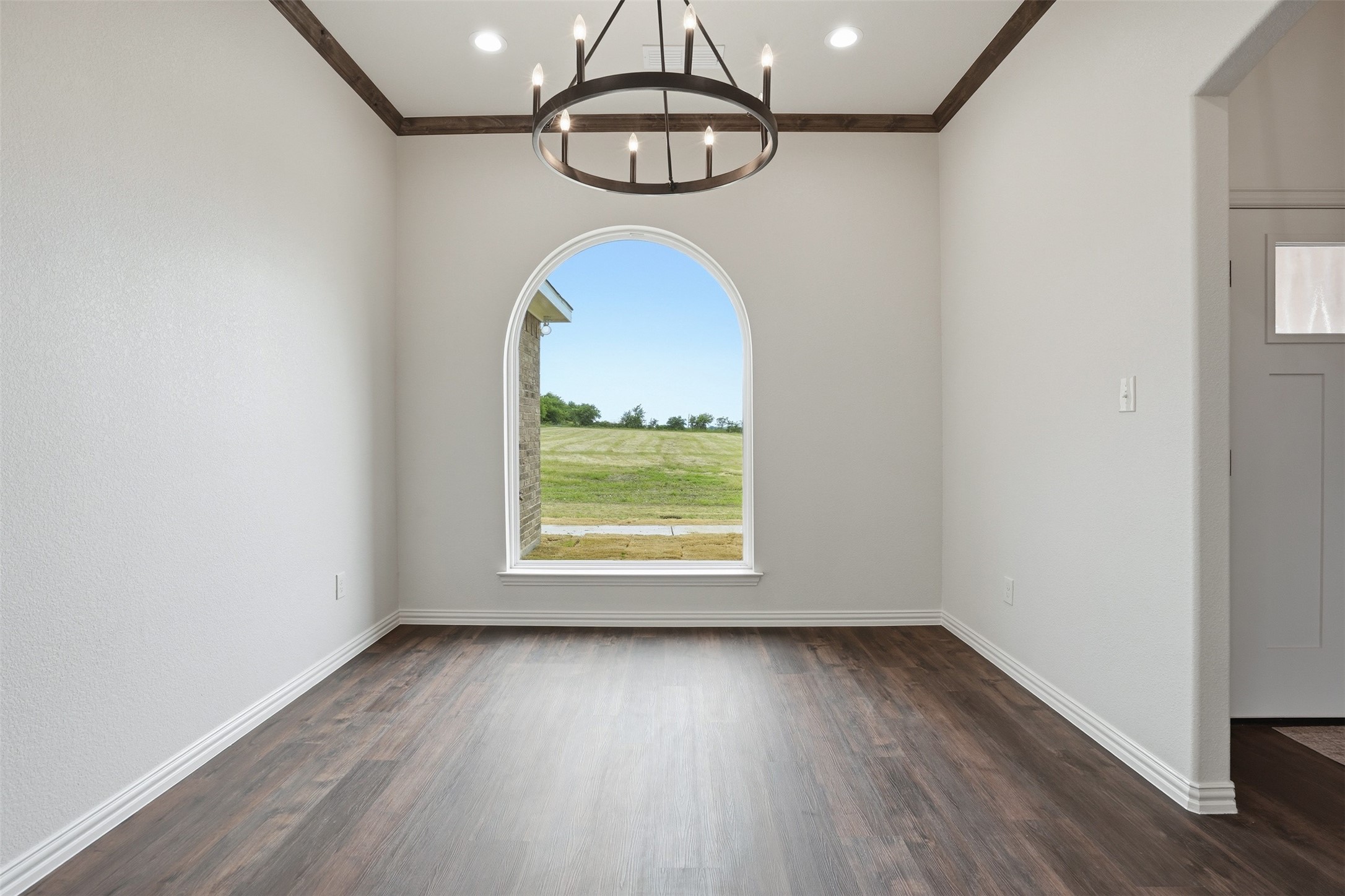 6700 County Road 302 Grandview TX 76050