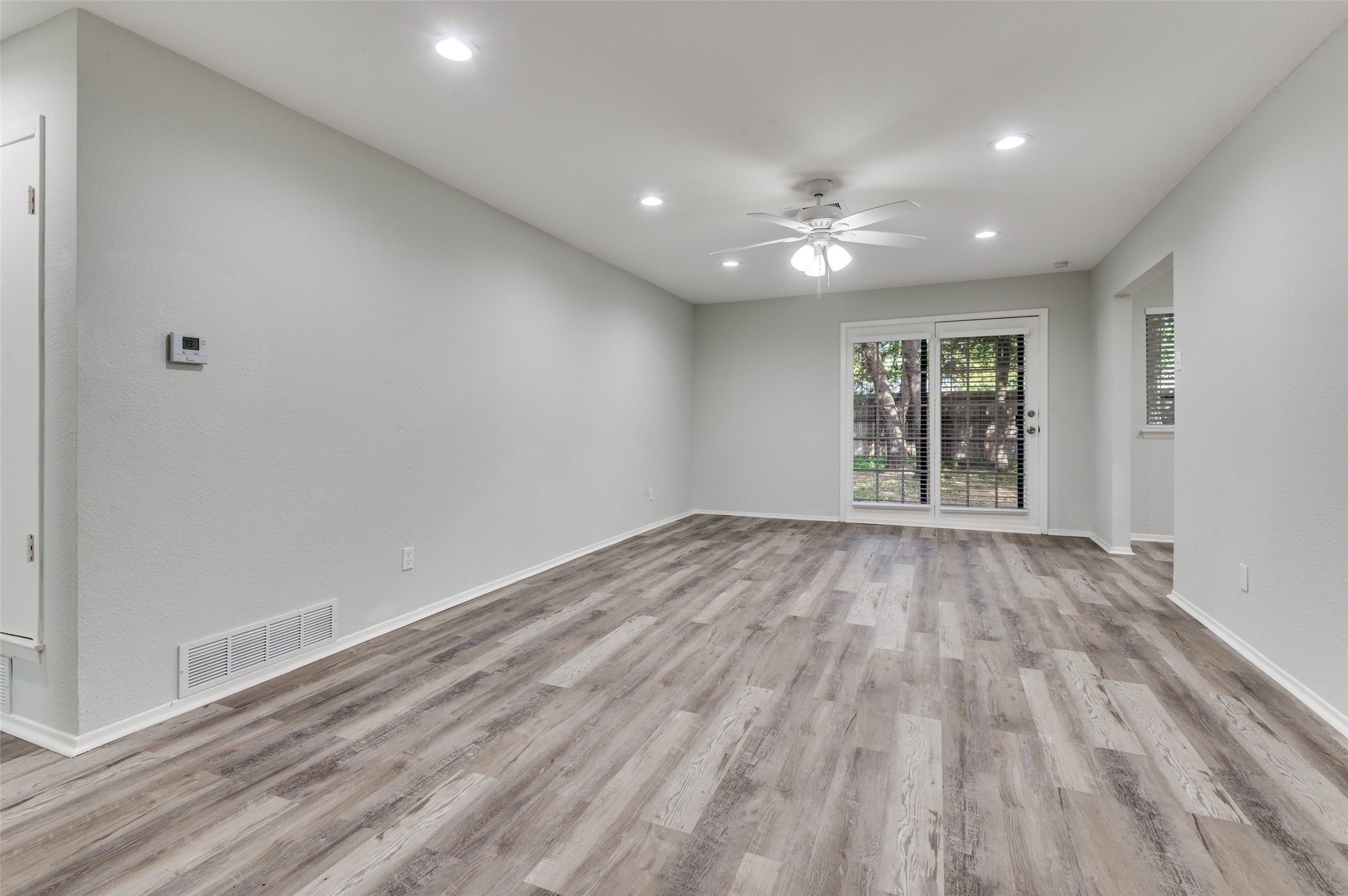 1902 Glenwick Lane Irving TX 75060