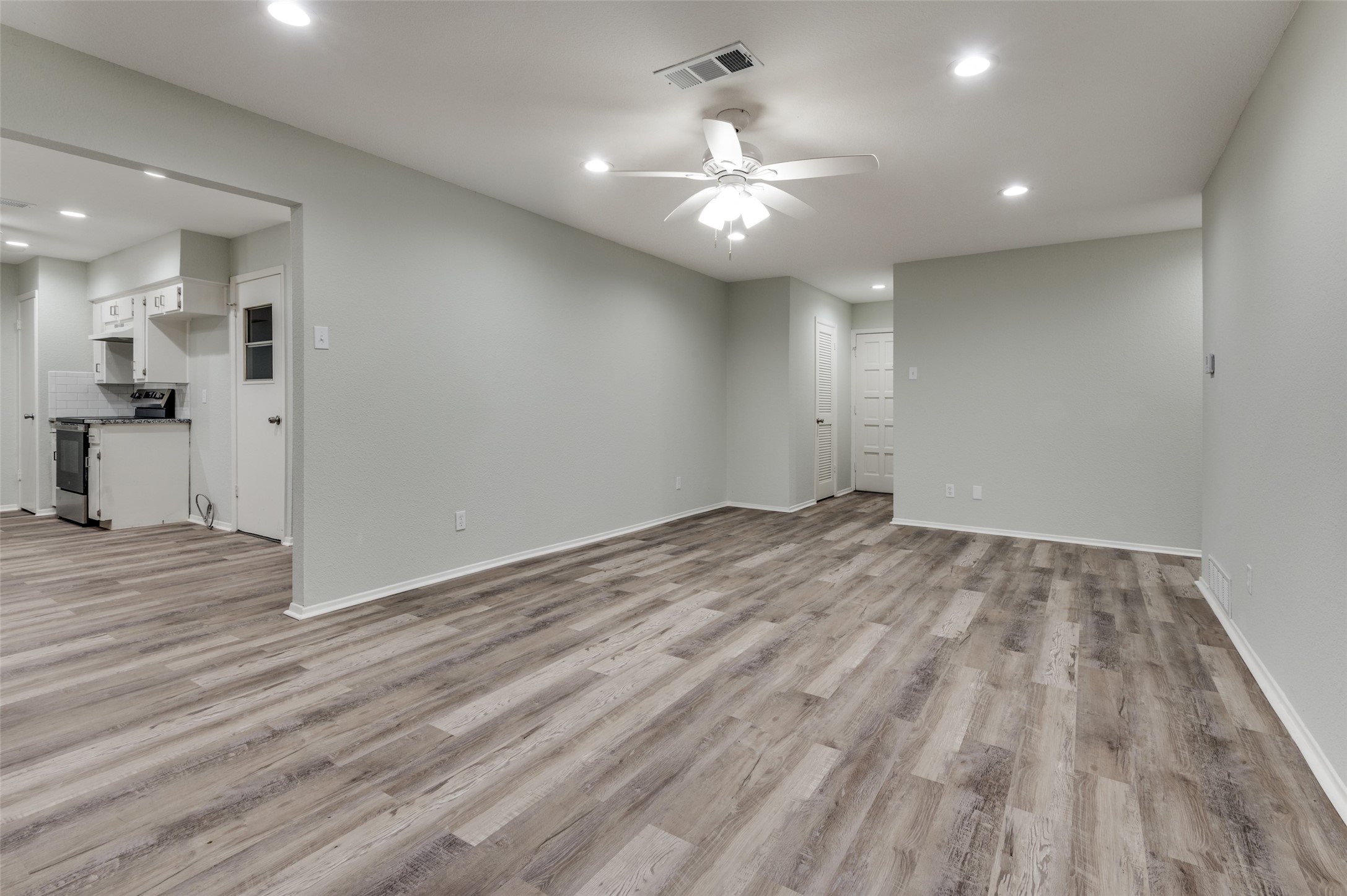 1902 Glenwick Lane Irving TX 75060