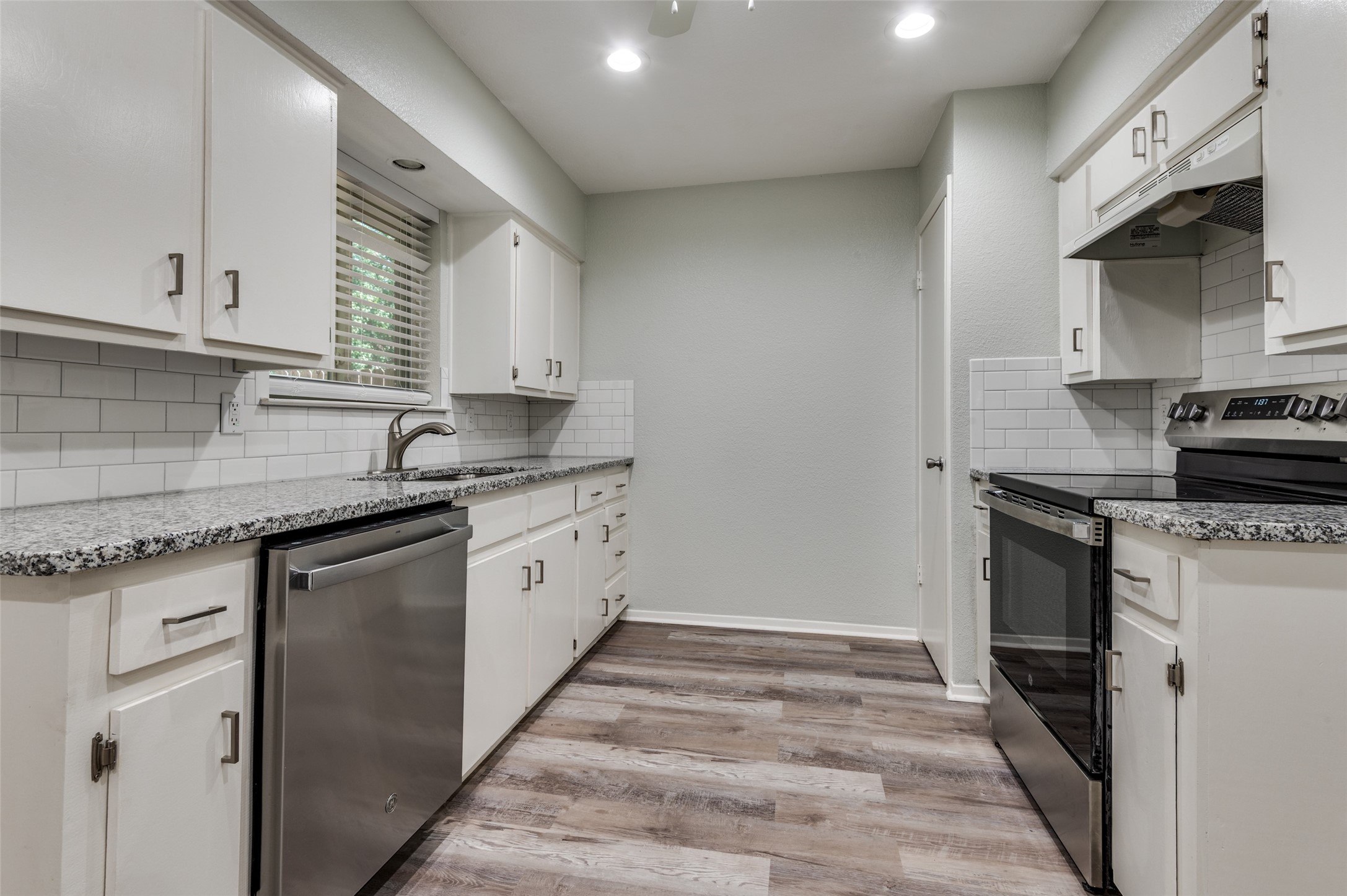 1902 Glenwick Lane Irving TX 75060