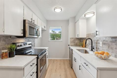 1018 Pleasant Valley Road Garland TX 75040