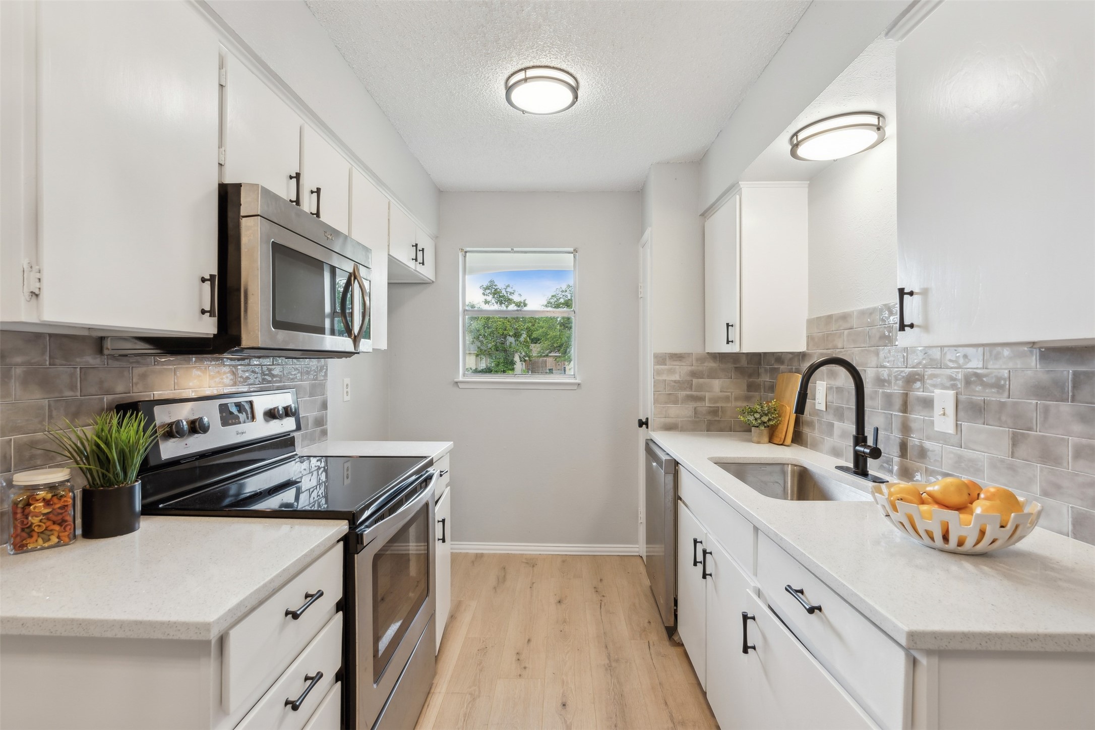 1018 Pleasant Valley Road Garland TX 75040