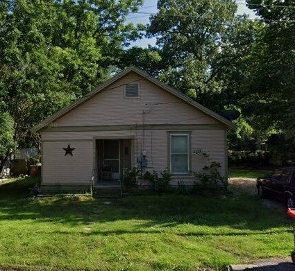 1924 E Booth Street Paris TX 75460