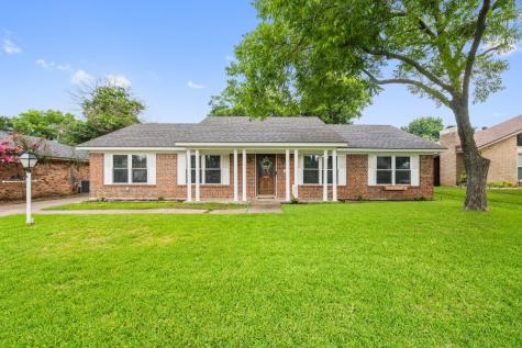 2004 Bay Oaks Drive Arlington TX 76012