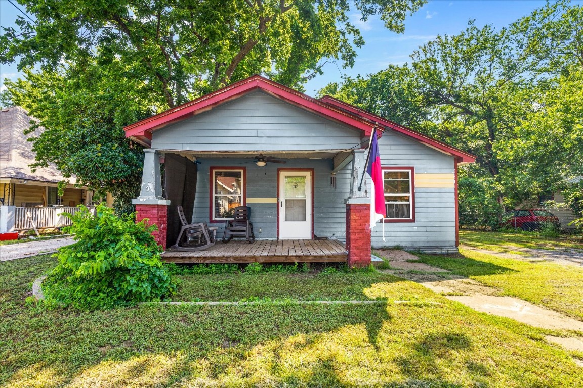 708 N Robinson Street Cleburne TX 76031