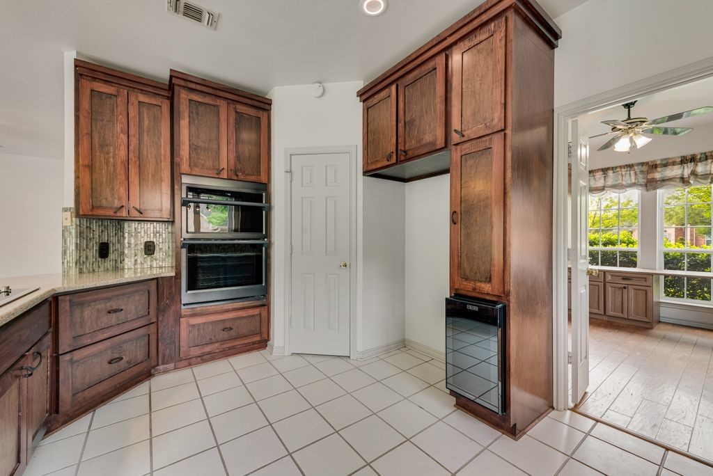 2400 Summer Glen Court Arlington TX 76001