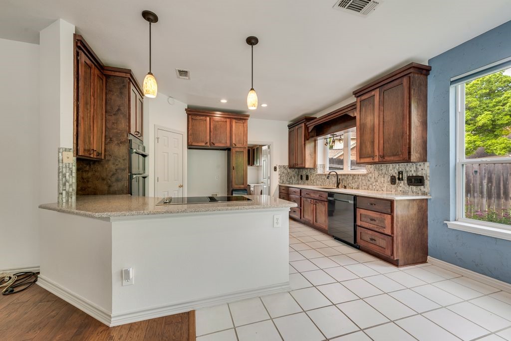 2400 Summer Glen Court Arlington TX 76001