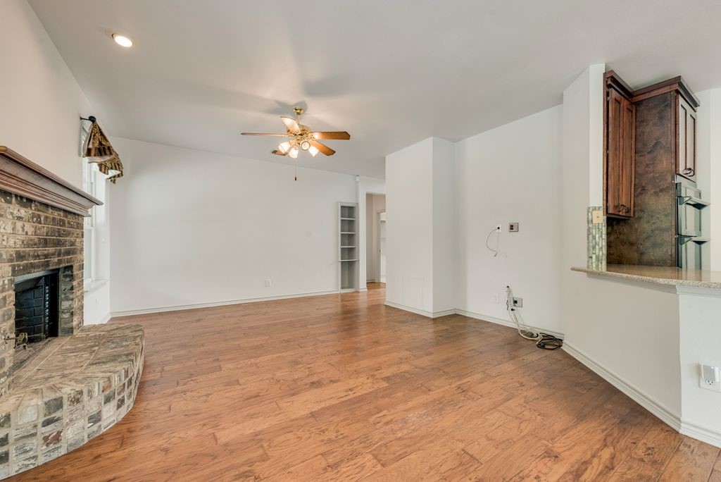 2400 Summer Glen Court Arlington TX 76001