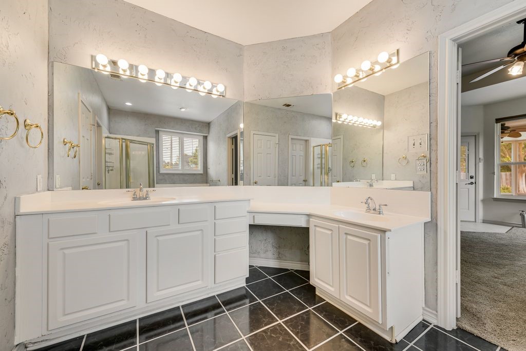 2400 Summer Glen Court Arlington TX 76001