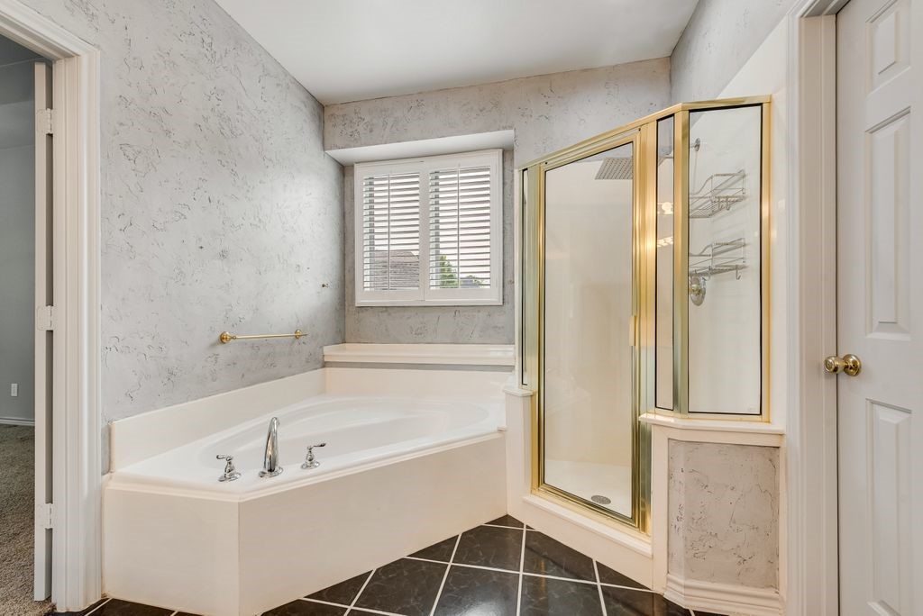2400 Summer Glen Court Arlington TX 76001