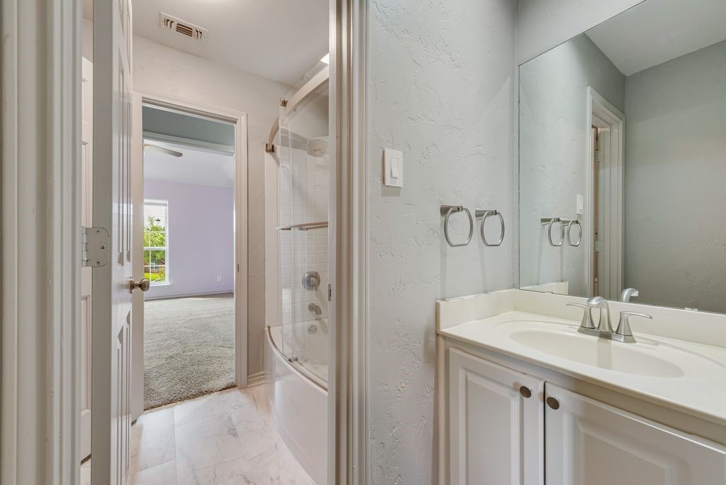2400 Summer Glen Court Arlington TX 76001