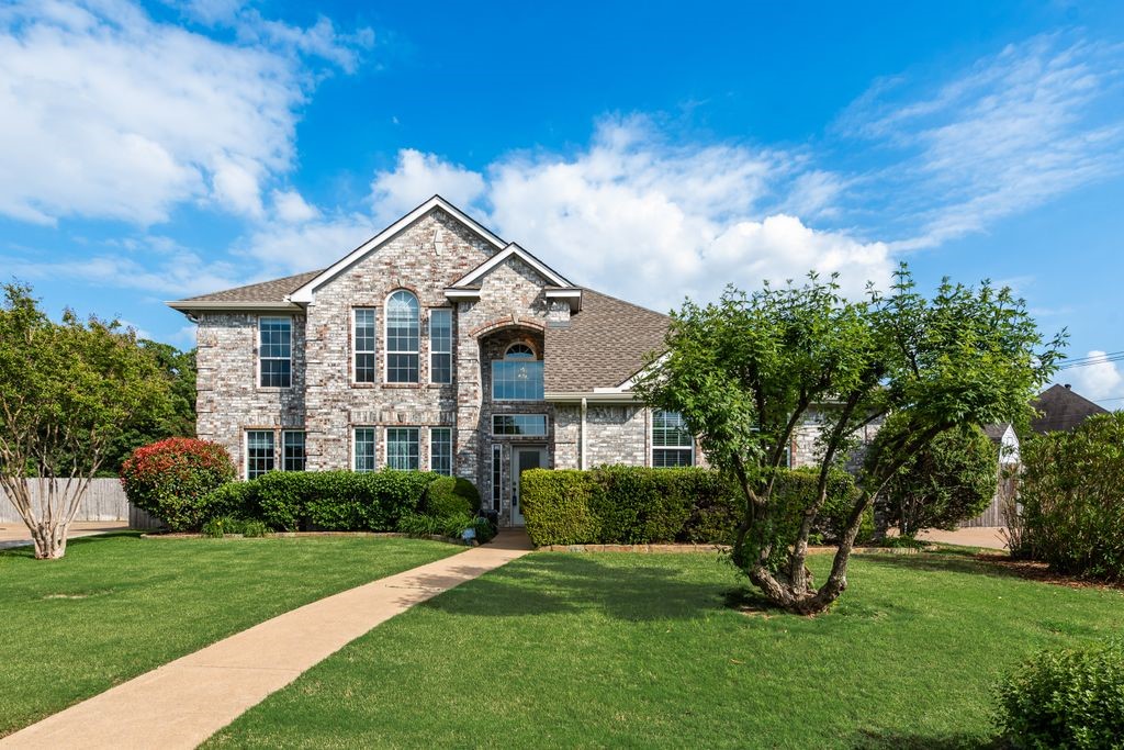 2400 Summer Glen Court Arlington TX 76001