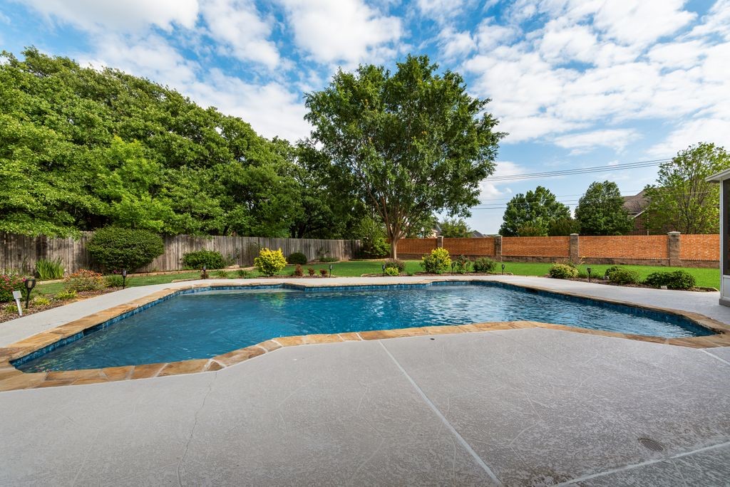2400 Summer Glen Court Arlington TX 76001