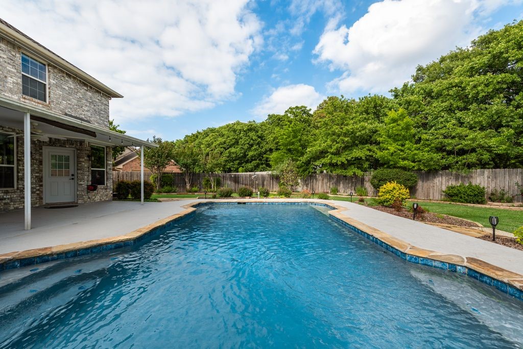 2400 Summer Glen Court Arlington TX 76001
