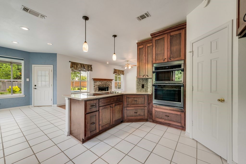 2400 Summer Glen Court Arlington TX 76001