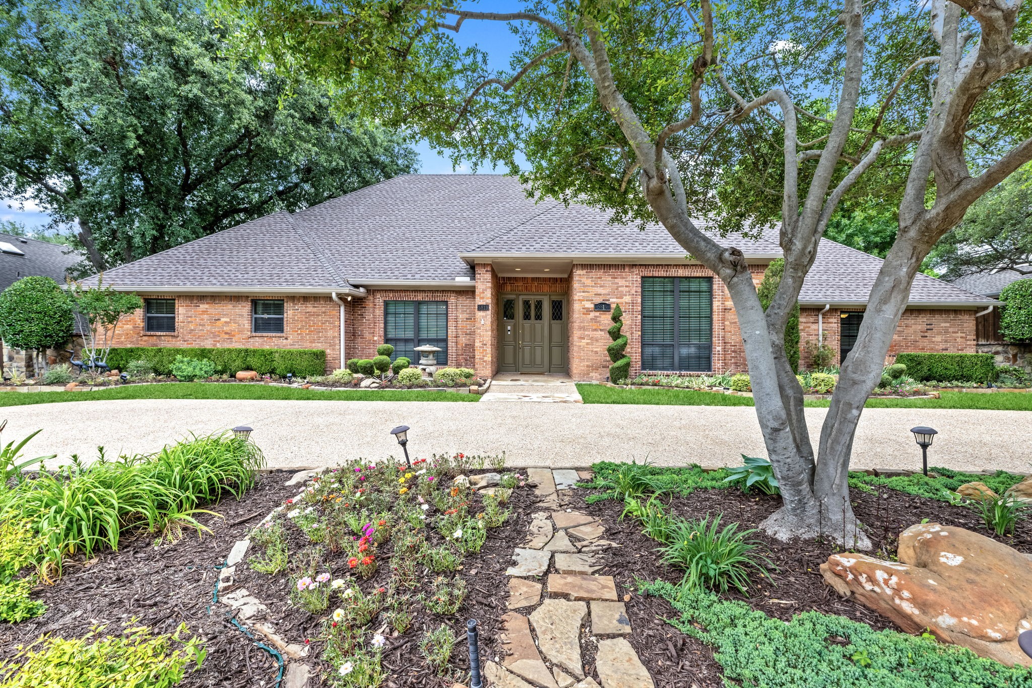 5819 Edinburgh Street Dallas TX 75252