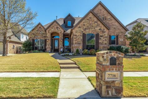 7716 Silverleaf Drive North Richland Hills TX 76182
