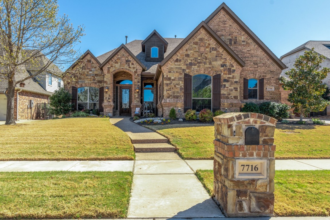 7716 Silverleaf Drive North Richland Hills TX 76182