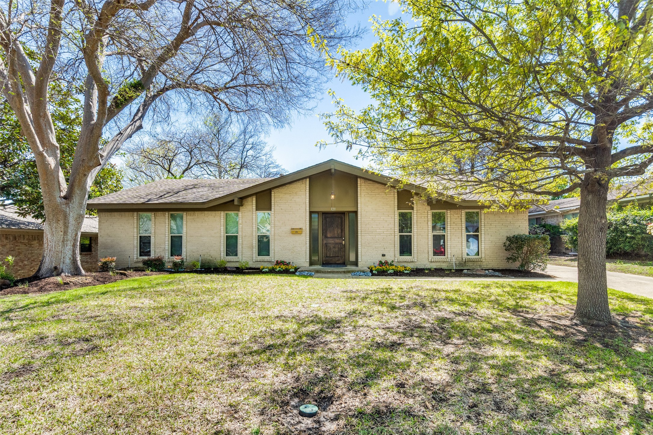 321 Oakcrest Drive Richardson TX 75080