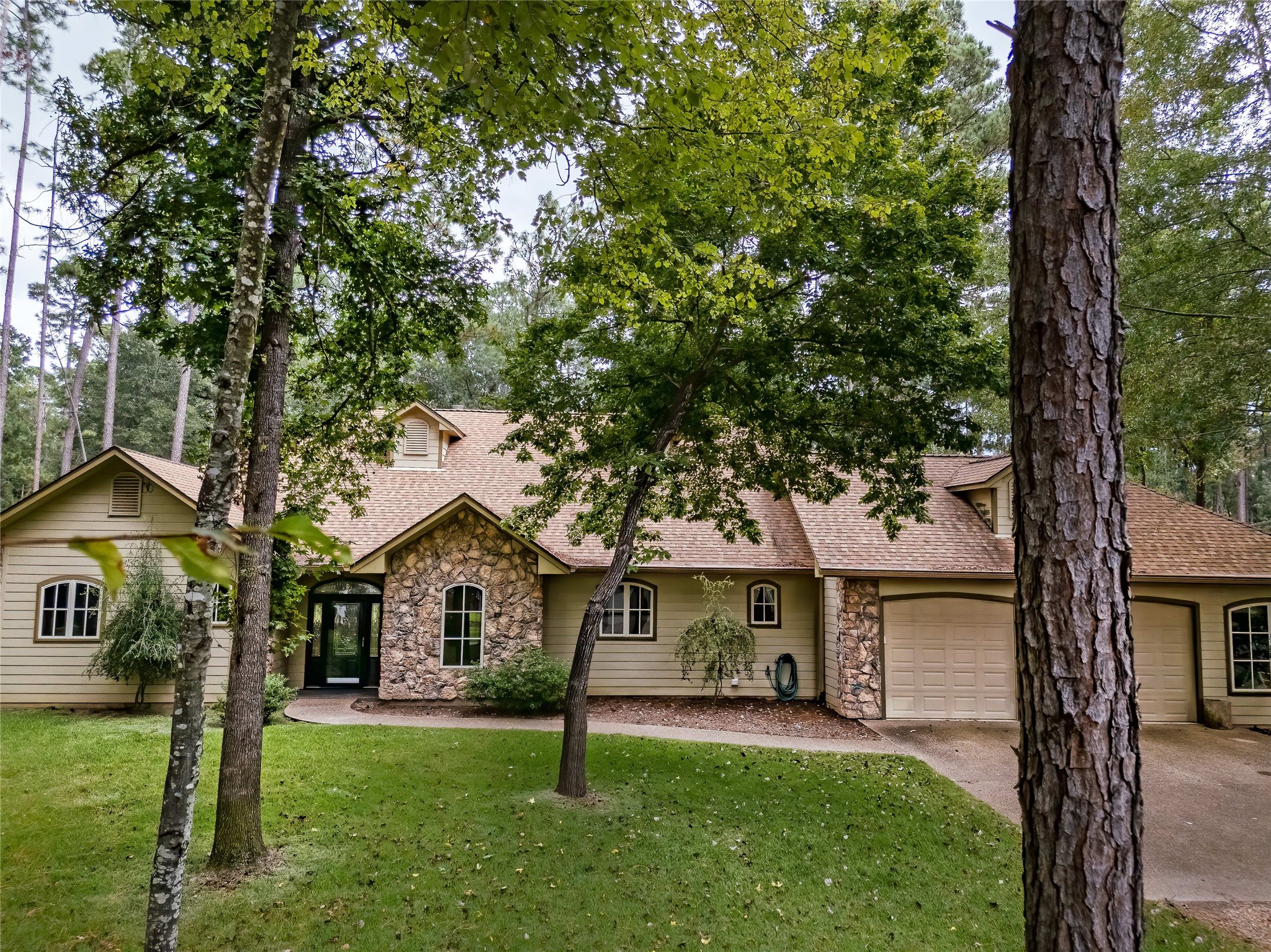 185 Bent Horseshoe Lane Holly Lake Ranch TX 75765